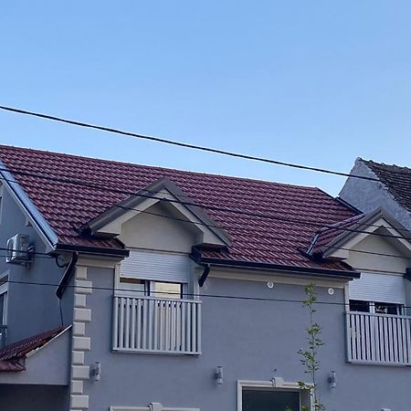 ベラ・ツルクバVila Lenaアパートメント エクステリア 写真